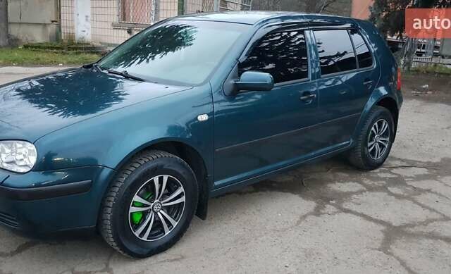 Зелений Фольксваген Гольф, об'ємом двигуна 1.39 л та пробігом 160 тис. км за 4200 $, фото 1 на Automoto.ua