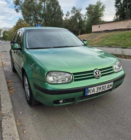 Зеленый Фольксваген Гольф, объемом двигателя 1.6 л и пробегом 308 тыс. км за 4200 $, фото 1 на Automoto.ua