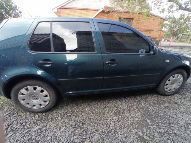 Зелений Фольксваген Гольф, об'ємом двигуна 1 л та пробігом 270 тис. км за 4000 $, фото 1 на Automoto.ua