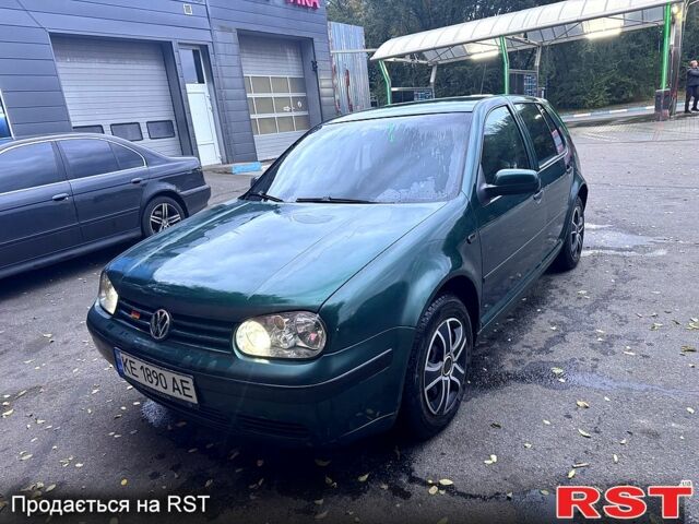 Зеленый Фольксваген Гольф, объемом двигателя 1.9 л и пробегом 313 тыс. км за 4500 $, фото 1 на Automoto.ua