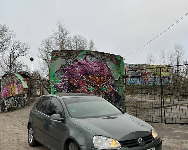 Зеленый Фольксваген Гольф, объемом двигателя 1.4 л и пробегом 255 тыс. км за 5000 $, фото 1 на Automoto.ua