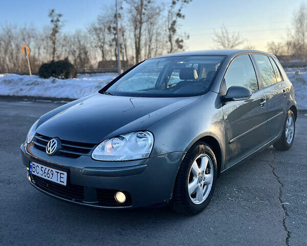 Зеленый Фольксваген Гольф, объемом двигателя 1.6 л и пробегом 240 тыс. км за 6500 $, фото 1 на Automoto.ua