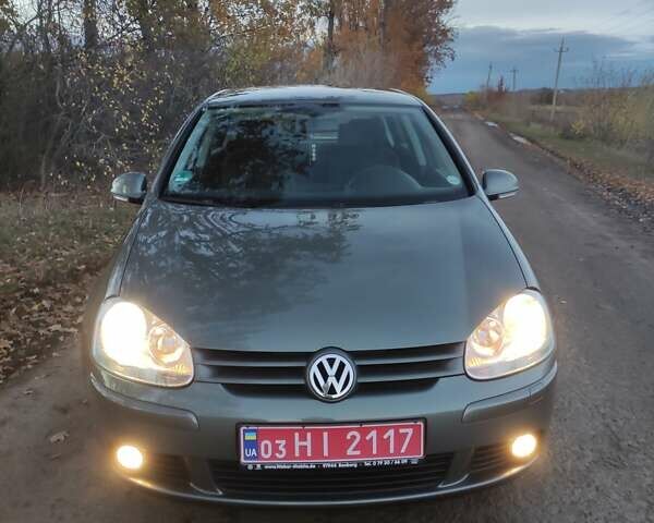 Зеленый Фольксваген Гольф, объемом двигателя 1.6 л и пробегом 220 тыс. км за 6300 $, фото 1 на Automoto.ua
