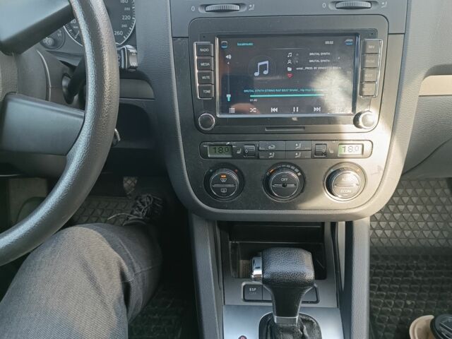 Зеленый Фольксваген Гольф, объемом двигателя 1.6 л и пробегом 166 тыс. км за 5800 $, фото 1 на Automoto.ua