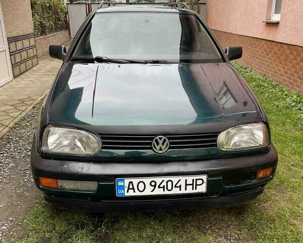 Зеленый Фольксваген Гольф, объемом двигателя 1.6 л и пробегом 126 тыс. км за 1850 $, фото 1 на Automoto.ua