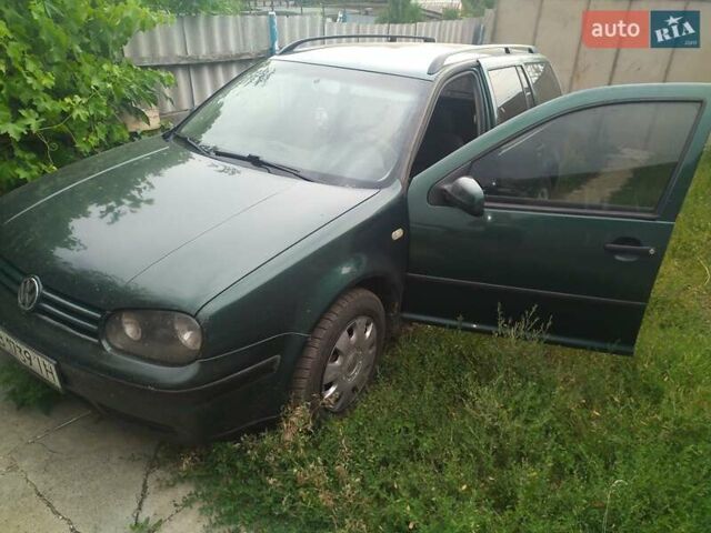 Зеленый Фольксваген Гольф, объемом двигателя 1.9 л и пробегом 447 тыс. км за 3550 $, фото 1 на Automoto.ua