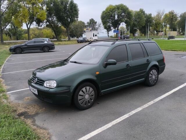 Зелений Фольксваген Гольф, об'ємом двигуна 2 л та пробігом 305 тис. км за 3400 $, фото 1 на Automoto.ua