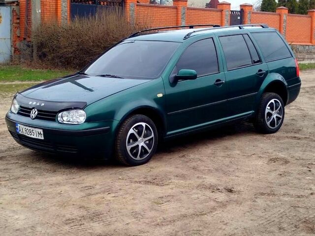 Зелений Фольксваген Гольф, об'ємом двигуна 1.4 л та пробігом 320 тис. км за 3000 $, фото 1 на Automoto.ua