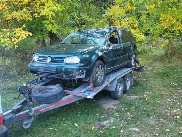 Зелений Фольксваген Гольф, об'ємом двигуна 0 л та пробігом 300 тис. км за 1502 $, фото 1 на Automoto.ua