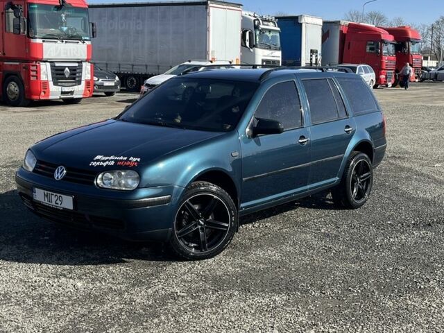 Зелений Фольксваген Гольф, об'ємом двигуна 0 л та пробігом 400 тис. км за 4800 $, фото 1 на Automoto.ua