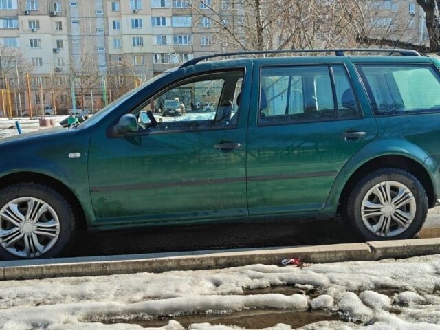 Зелений Фольксваген Гольф, об'ємом двигуна 1.4 л та пробігом 299 тис. км за 2150 $, фото 1 на Automoto.ua