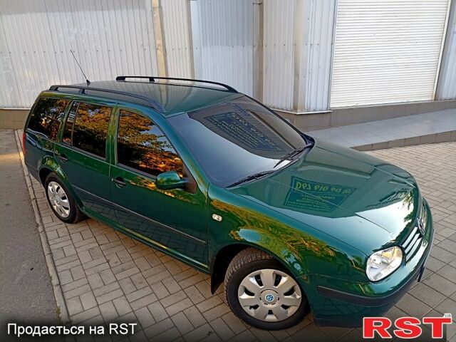 Зеленый Фольксваген Гольф, объемом двигателя 1.4 л и пробегом 237 тыс. км за 3950 $, фото 1 на Automoto.ua
