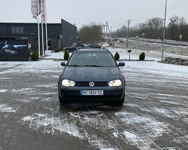 Зеленый Фольксваген Гольф, объемом двигателя 1.6 л и пробегом 282 тыс. км за 3800 $, фото 1 на Automoto.ua