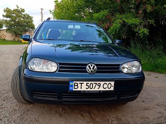 Зеленый Фольксваген Гольф, объемом двигателя 1.6 л и пробегом 250 тыс. км за 4300 $, фото 1 на Automoto.ua