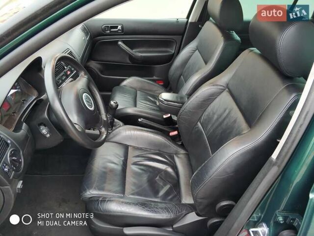 Зеленый Фольксваген Гольф, объемом двигателя 1.6 л и пробегом 295 тыс. км за 5400 $, фото 1 на Automoto.ua