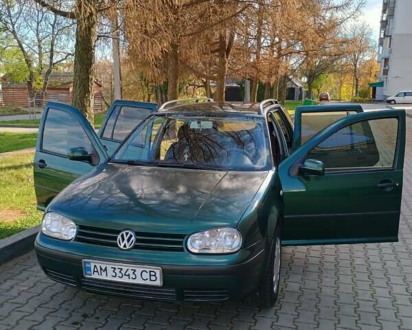 Зелений Фольксваген Гольф, об'ємом двигуна 1.6 л та пробігом 254 тис. км за 4150 $, фото 1 на Automoto.ua