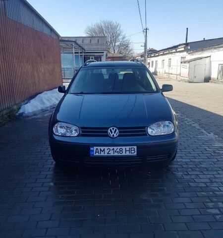 Зеленый Фольксваген Гольф, объемом двигателя 1.39 л и пробегом 236 тыс. км за 3600 $, фото 1 на Automoto.ua