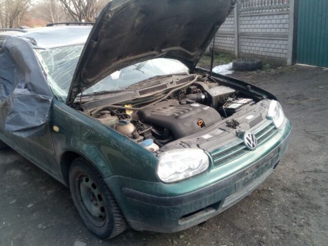 Зеленый Фольксваген Гольф, объемом двигателя 2 л и пробегом 250 тыс. км за 1200 $, фото 1 на Automoto.ua