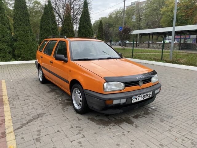 Помаранчевий Фольксваген Гольф, об'ємом двигуна 1.8 л та пробігом 139 тис. км за 2850 $, фото 1 на Automoto.ua