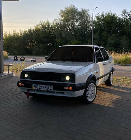 Білий Фольксваген Джетта, об'ємом двигуна 1.8 л та пробігом 176 тис. км за 1900 $, фото 1 на Automoto.ua