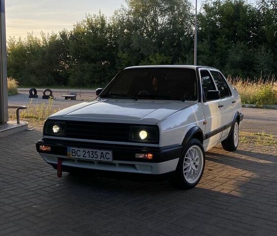 Белый Фольксваген Джетта, объемом двигателя 1.8 л и пробегом 176 тыс. км за 1500 $, фото 1 на Automoto.ua