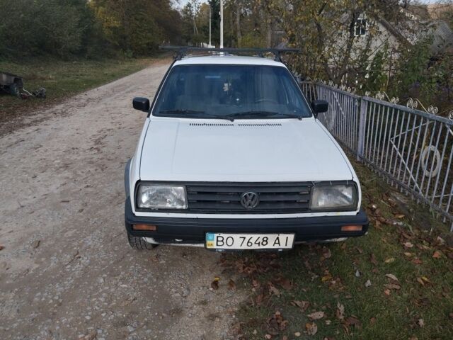 Белый Фольксваген Джетта, объемом двигателя 1.8 л и пробегом 300 тыс. км за 714 $, фото 1 на Automoto.ua