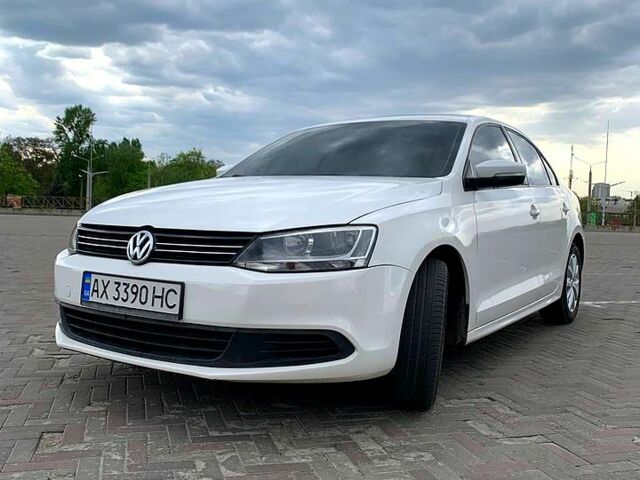 Білий Фольксваген Джетта, об'ємом двигуна 2.5 л та пробігом 165 тис. км за 8500 $, фото 1 на Automoto.ua