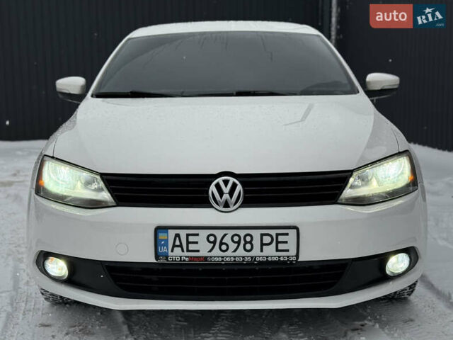 Белый Фольксваген Джетта, объемом двигателя 2.5 л и пробегом 298 тыс. км за 8500 $, фото 1 на Automoto.ua