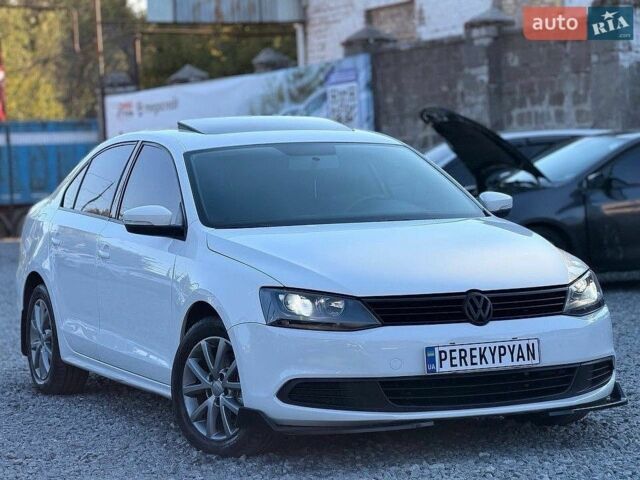 Белый Фольксваген Джетта, объемом двигателя 2.5 л и пробегом 165 тыс. км за 8500 $, фото 1 на Automoto.ua