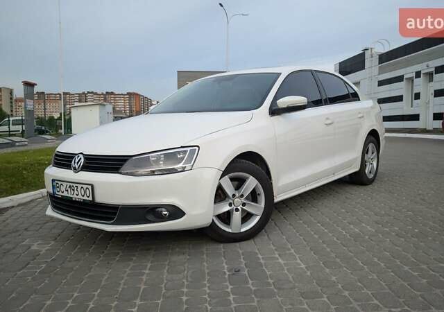 Белый Фольксваген Джетта, объемом двигателя 2.47 л и пробегом 197 тыс. км за 7999 $, фото 1 на Automoto.ua