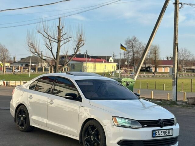 Білий Фольксваген Джетта, об'ємом двигуна 2.5 л та пробігом 230 тис. км за 7899 $, фото 1 на Automoto.ua