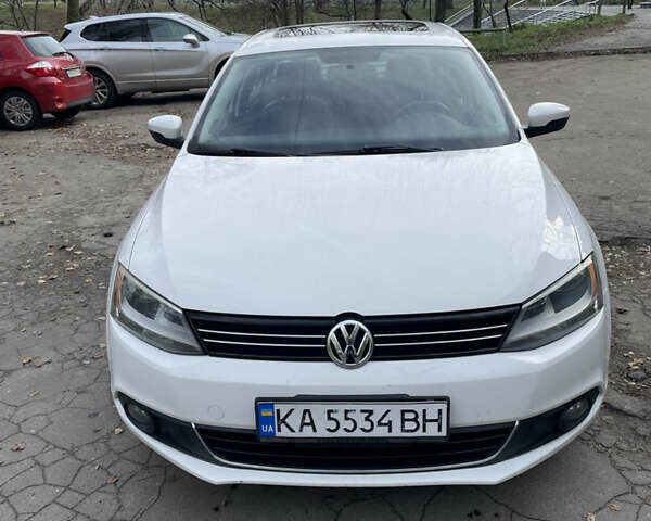 Білий Фольксваген Джетта, об'ємом двигуна 2.47 л та пробігом 234 тис. км за 9400 $, фото 1 на Automoto.ua