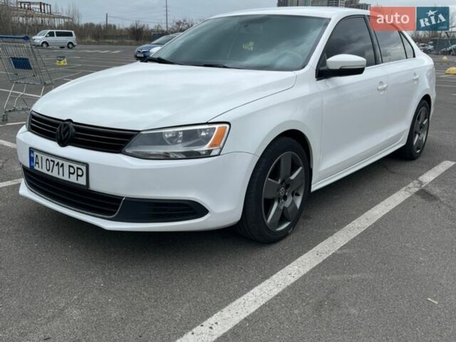Белый Фольксваген Джетта, объемом двигателя 2.48 л и пробегом 266 тыс. км за 8400 $, фото 1 на Automoto.ua