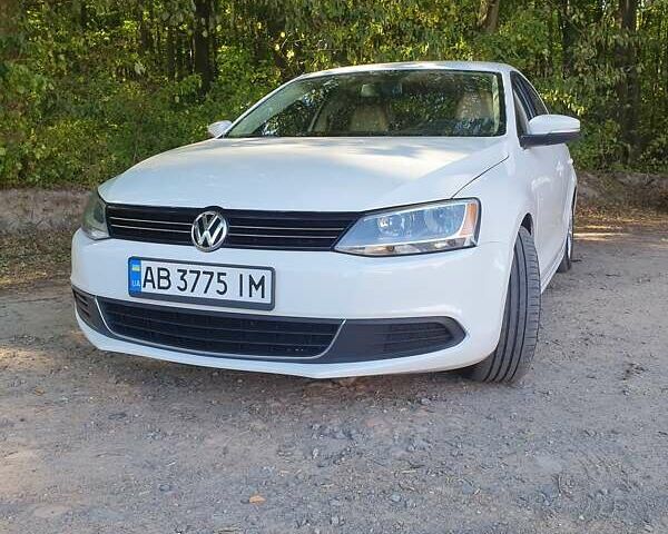 Белый Фольксваген Джетта, объемом двигателя 2.48 л и пробегом 239 тыс. км за 8900 $, фото 1 на Automoto.ua