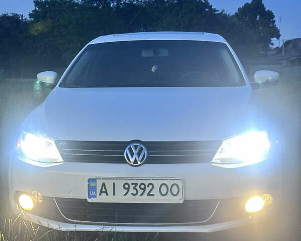 Белый Фольксваген Джетта, объемом двигателя 2.5 л и пробегом 203 тыс. км за 10500 $, фото 1 на Automoto.ua
