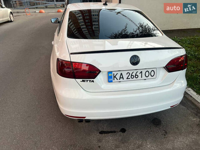Белый Фольксваген Джетта, объемом двигателя 2.47 л и пробегом 254 тыс. км за 8400 $, фото 1 на Automoto.ua