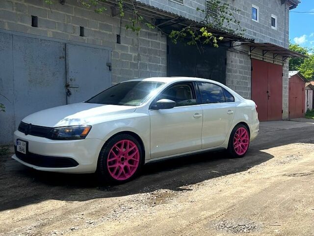 Белый Фольксваген Джетта, объемом двигателя 1.4 л и пробегом 210 тыс. км за 9000 $, фото 1 на Automoto.ua