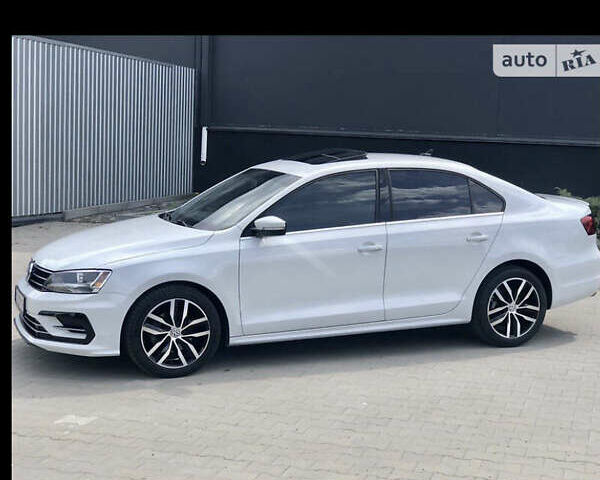 Белый Фольксваген Джетта, объемом двигателя 1.8 л и пробегом 150 тыс. км за 10000 $, фото 1 на Automoto.ua