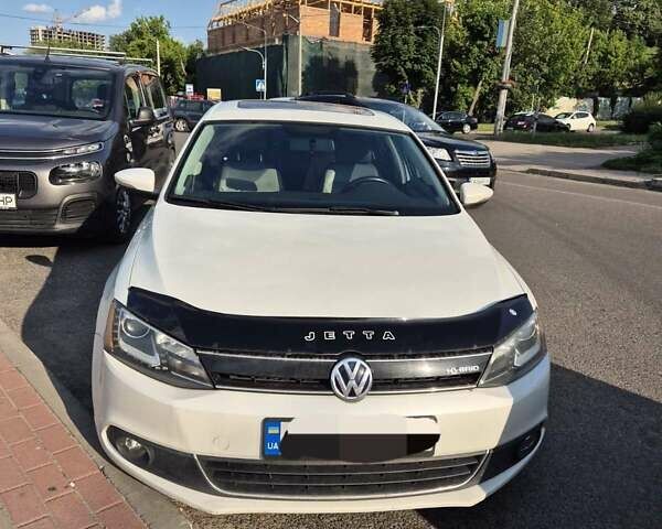 Белый Фольксваген Джетта, объемом двигателя 1.39 л и пробегом 240 тыс. км за 8000 $, фото 1 на Automoto.ua
