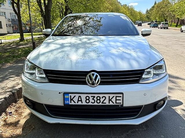 Белый Фольксваген Джетта, объемом двигателя 1.8 л и пробегом 206 тыс. км за 8500 $, фото 1 на Automoto.ua