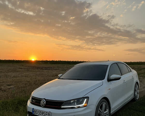 Білий Фольксваген Джетта, об'ємом двигуна 2 л та пробігом 134 тис. км за 12500 $, фото 1 на Automoto.ua