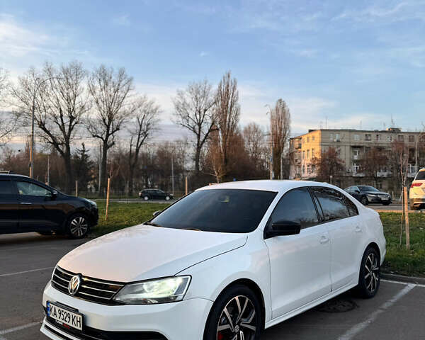 Белый Фольксваген Джетта, объемом двигателя 2 л и пробегом 180 тыс. км за 9500 $, фото 1 на Automoto.ua