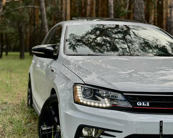 Белый Фольксваген Джетта, объемом двигателя 2 л и пробегом 152 тыс. км за 13900 $, фото 1 на Automoto.ua