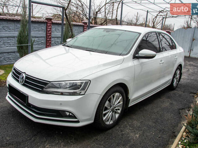 Білий Фольксваген Джетта, об'ємом двигуна 1.6 л та пробігом 157 тис. км за 13500 $, фото 1 на Automoto.ua