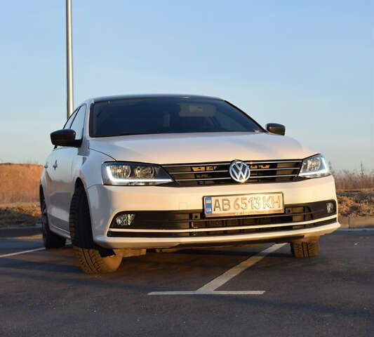 Білий Фольксваген Джетта, об'ємом двигуна 1.4 л та пробігом 115 тис. км за 12300 $, фото 1 на Automoto.ua