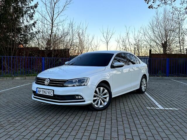 Белый Фольксваген Джетта, объемом двигателя 1.6 л и пробегом 206 тыс. км за 9500 $, фото 1 на Automoto.ua