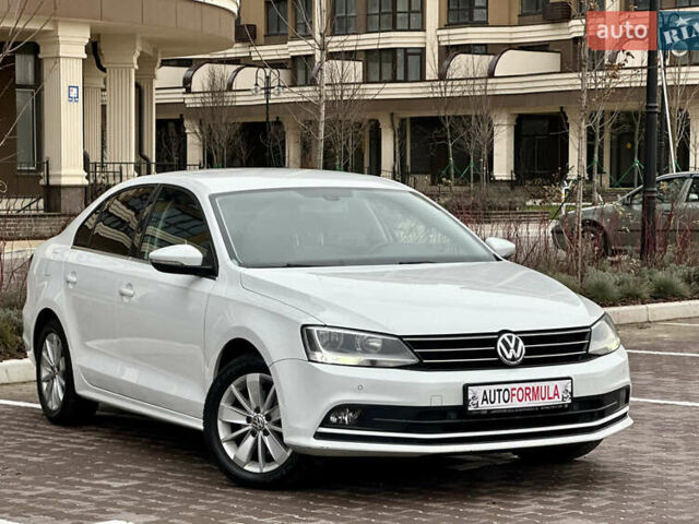 Белый Фольксваген Джетта, объемом двигателя 1.6 л и пробегом 94 тыс. км за 15890 $, фото 1 на Automoto.ua