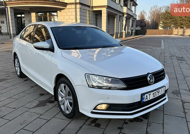 Білий Фольксваген Джетта, об'ємом двигуна 1.6 л та пробігом 238 тис. км за 10800 $, фото 1 на Automoto.ua