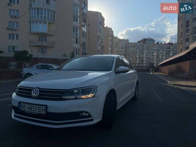 Белый Фольксваген Джетта, объемом двигателя 1.6 л и пробегом 186 тыс. км за 10000 $, фото 1 на Automoto.ua