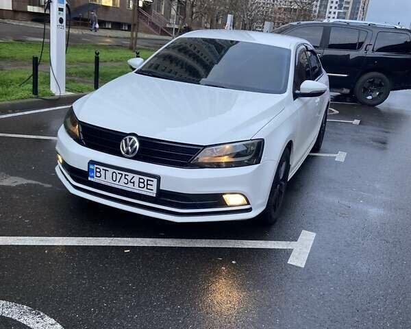 Белый Фольксваген Джетта, объемом двигателя 1.6 л и пробегом 180 тыс. км за 10600 $, фото 1 на Automoto.ua